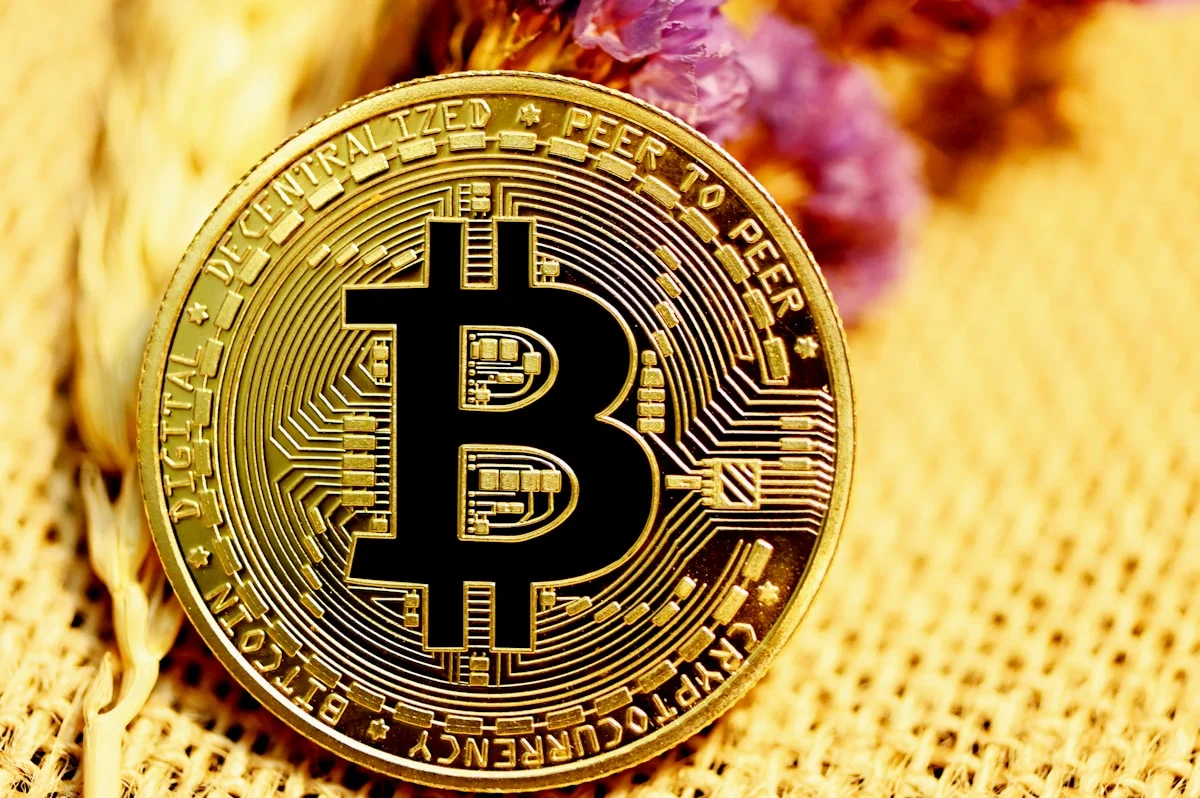 Blockchain & Web3 Fintech Web Design: High-Trust Tokenomics & Institutional Investor Portals