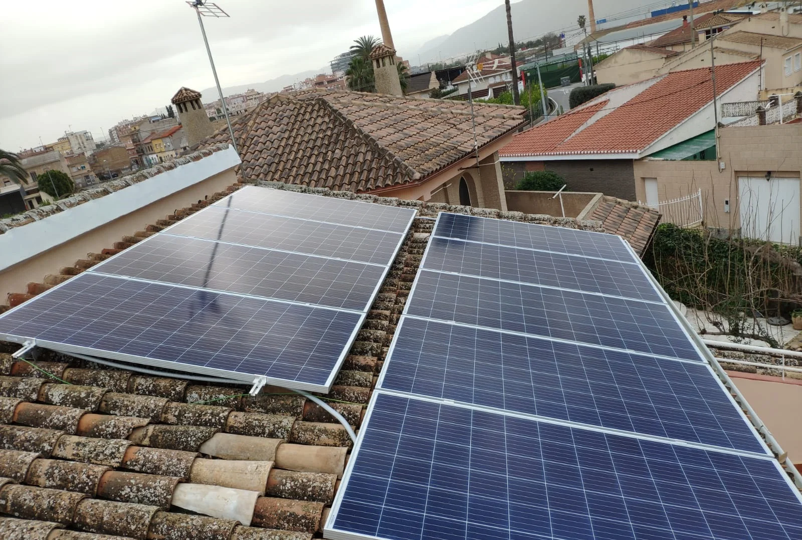 Commercial Solar Battery Storage & Microgrid Web Design: Capturing $100k+ Clean Energy Contracts